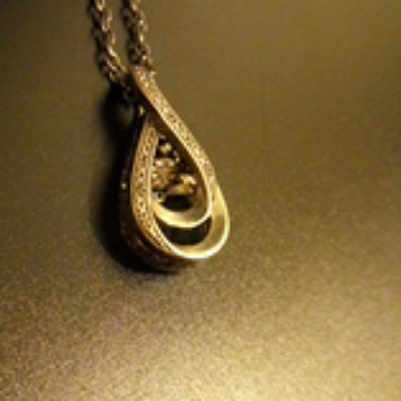 Sterling Silver Charm w/ necklace - Picture 3 of 4
